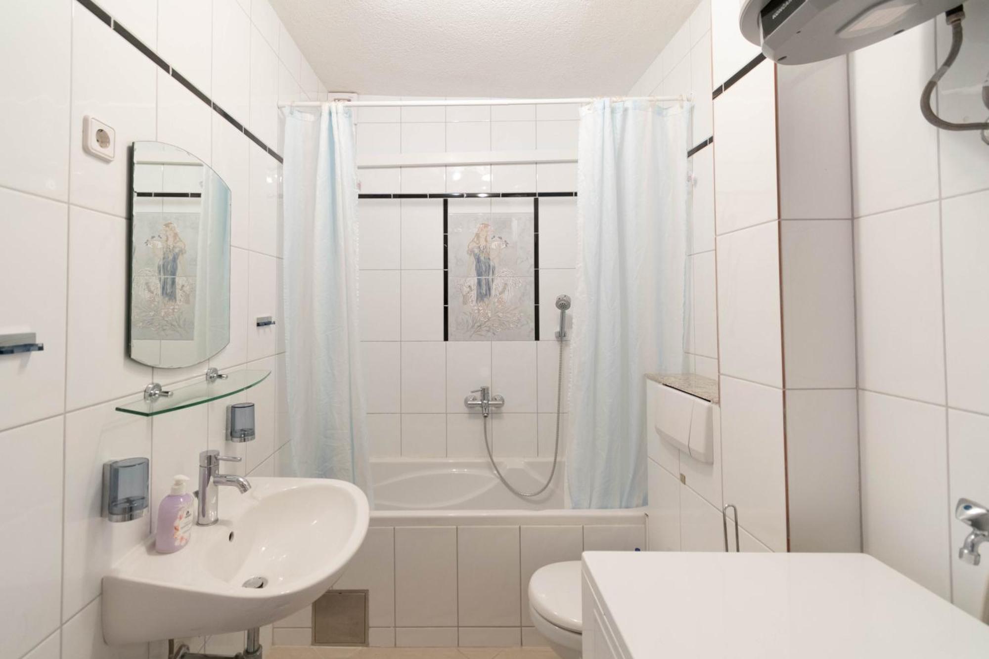 Apartment Kristina Dujmovic Башка-Вода Экстерьер фото