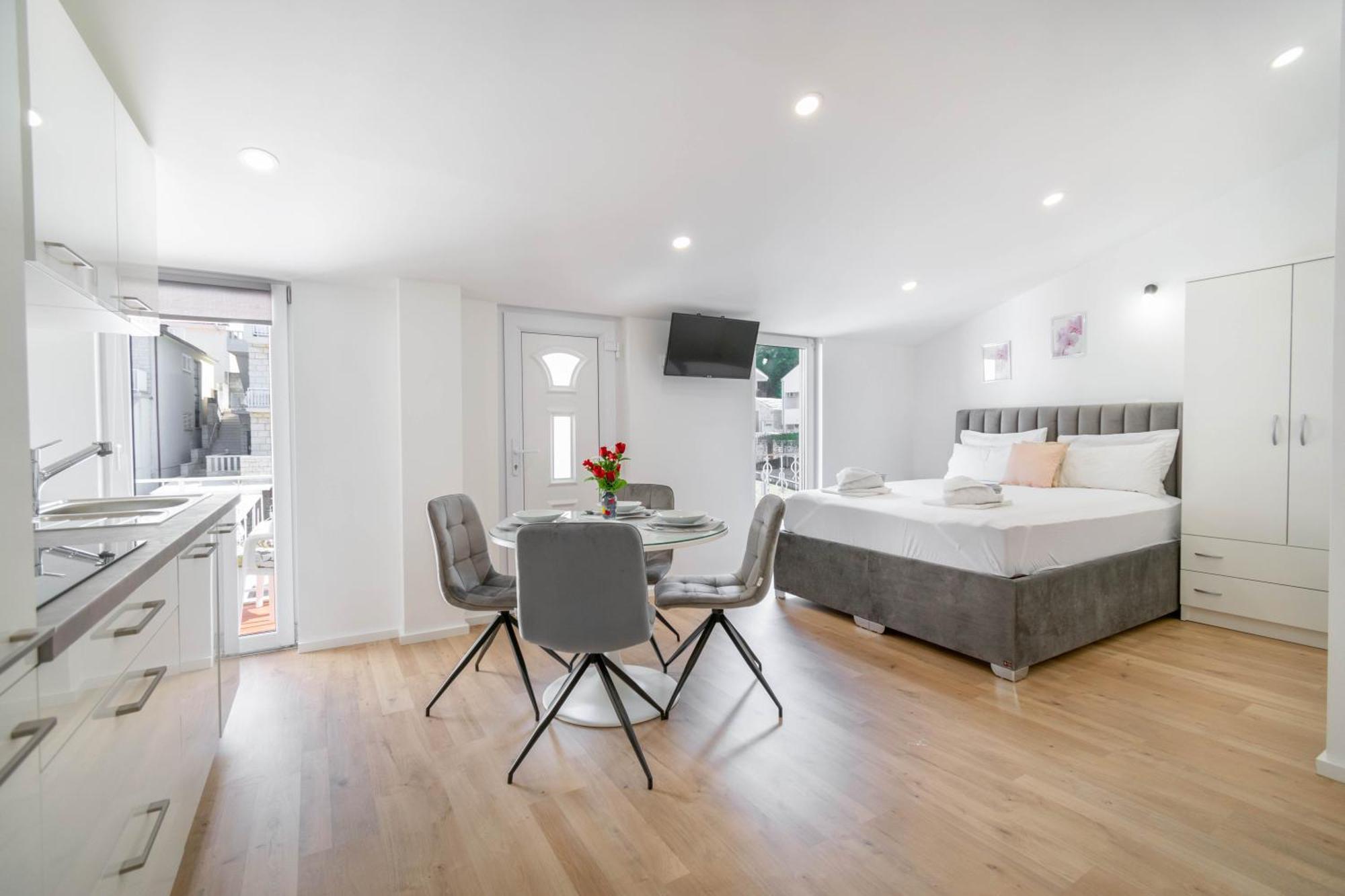 Apartment Kristina Dujmovic Башка-Вода Экстерьер фото