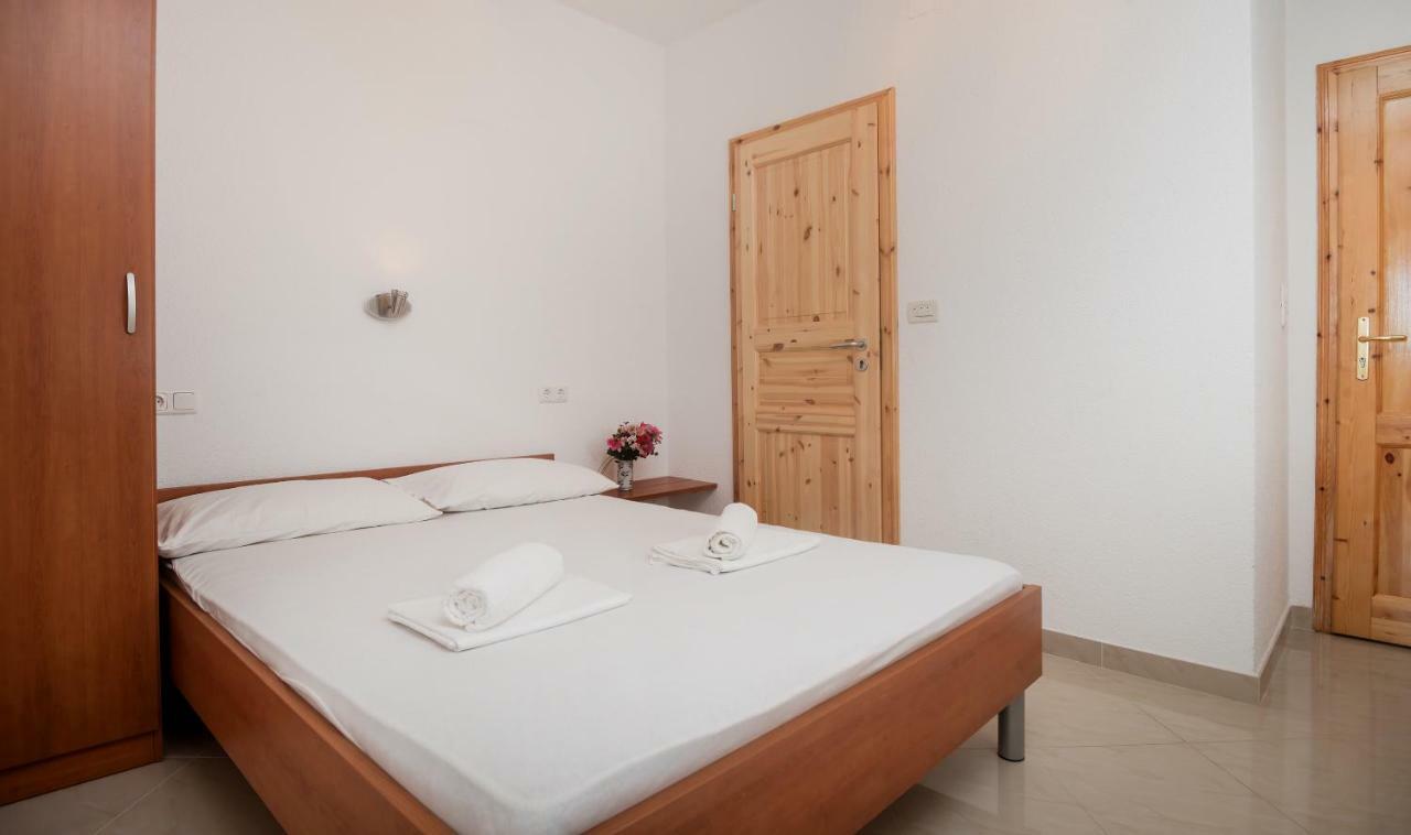 Apartment Kristina Dujmovic Башка-Вода Экстерьер фото